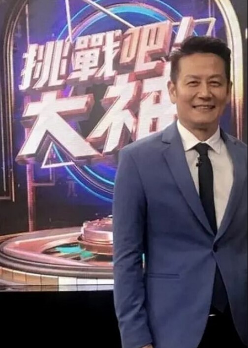 清纯娇小萝莉学生妹 为了金钱被金主包养甘愿做个小母狗 身体被金主肆意摆弄 - 热播影院